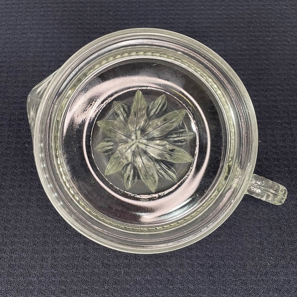 Vintage Clear Glass Hand Juicer Reamer Orange Lemon Citrus Juicer - Large - Picture 7 of 9